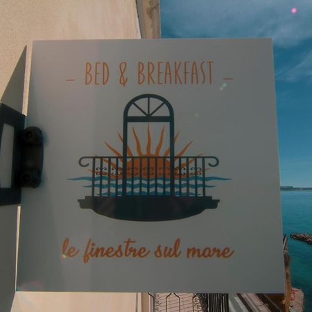 B&B Le Finestre Sul Mare Таранто Екстериор снимка