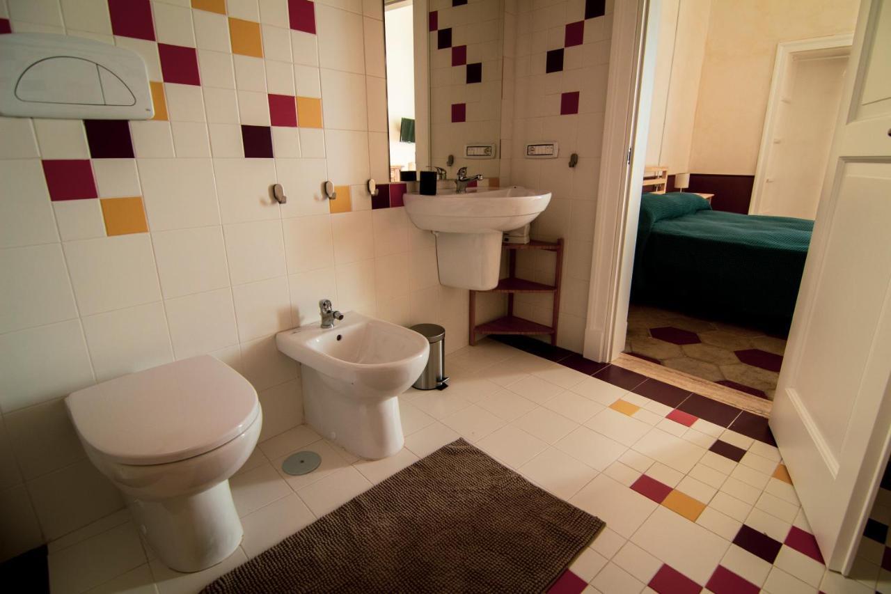B&B Le Finestre Sul Mare Таранто Екстериор снимка