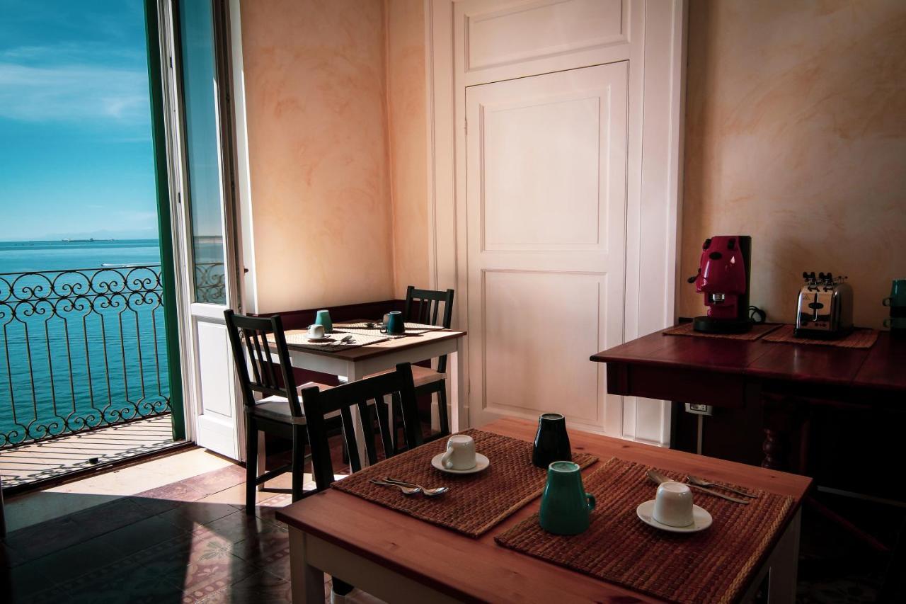 B&B Le Finestre Sul Mare Таранто Екстериор снимка