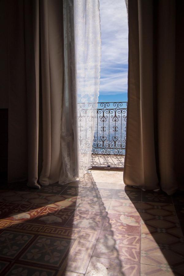 B&B Le Finestre Sul Mare Таранто Екстериор снимка